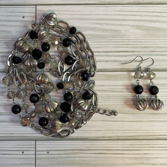 Black & Silver Necklace & Earrings set - Picture 5 of 9